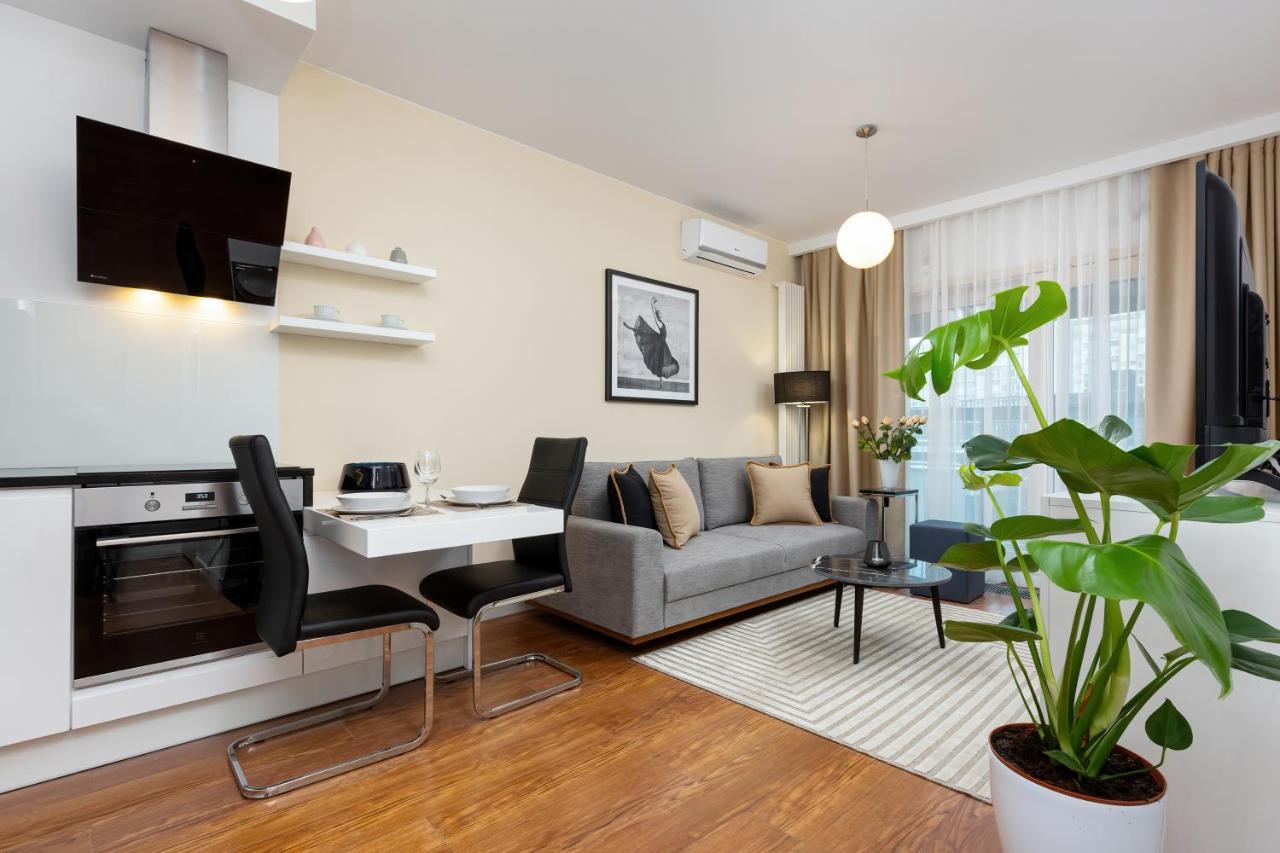 Royal City Center Mennica Residence By Noclegi Renters Varsóvia Exterior foto