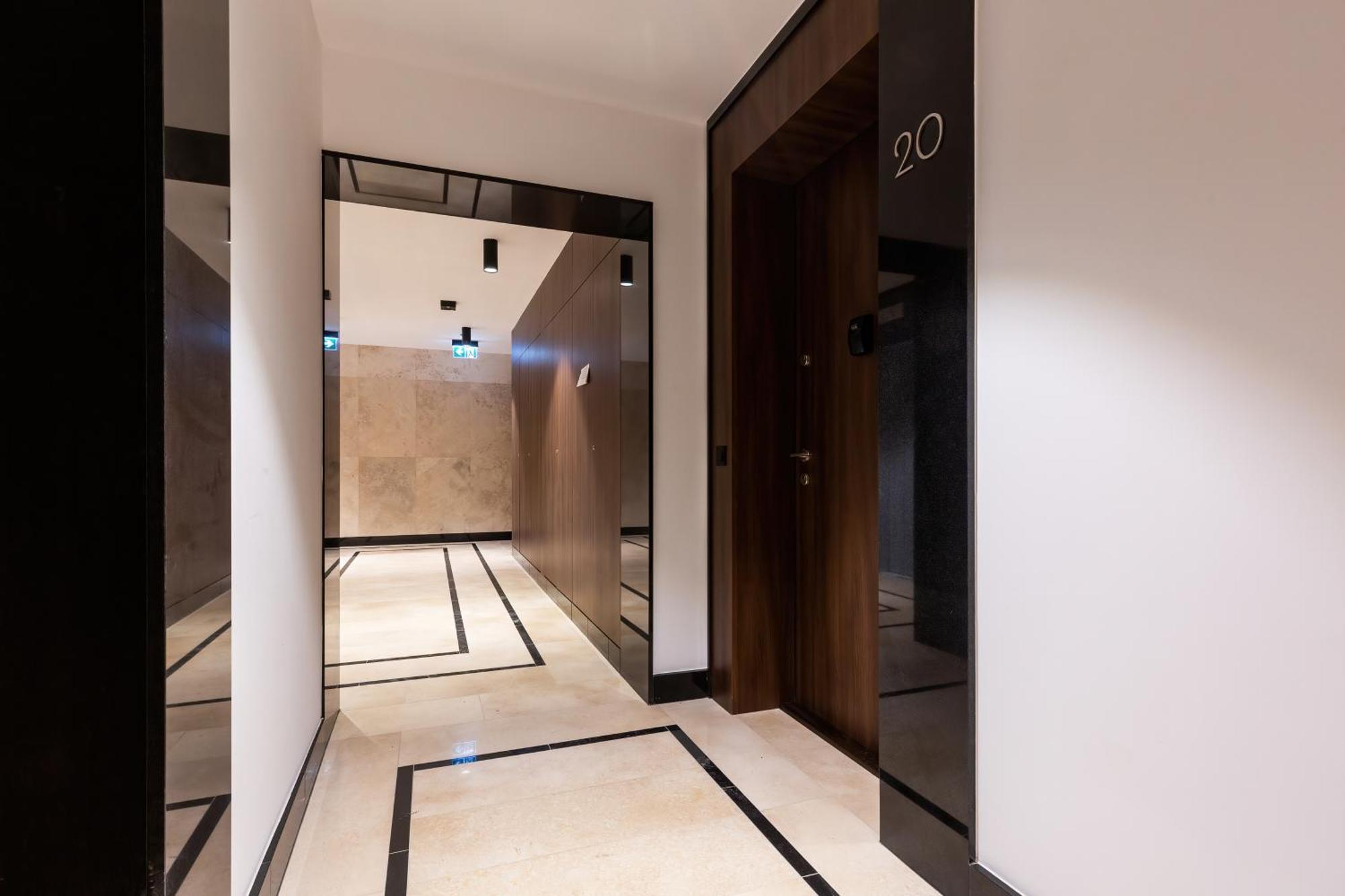 Royal City Center Mennica Residence By Noclegi Renters Varsóvia Exterior foto